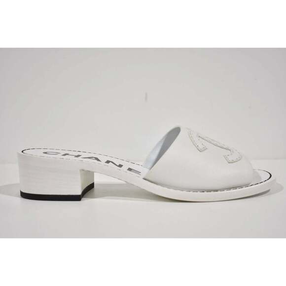 Chanel 22S White Calfskin Leather CC Logo Mules Slide Sandal Block Heel Flat 38 - Picture 1 of 12